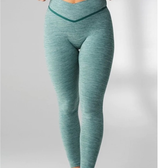 Vitality Balance Athletica Daydream V Pant - Never worn! - Picture 2 of 2